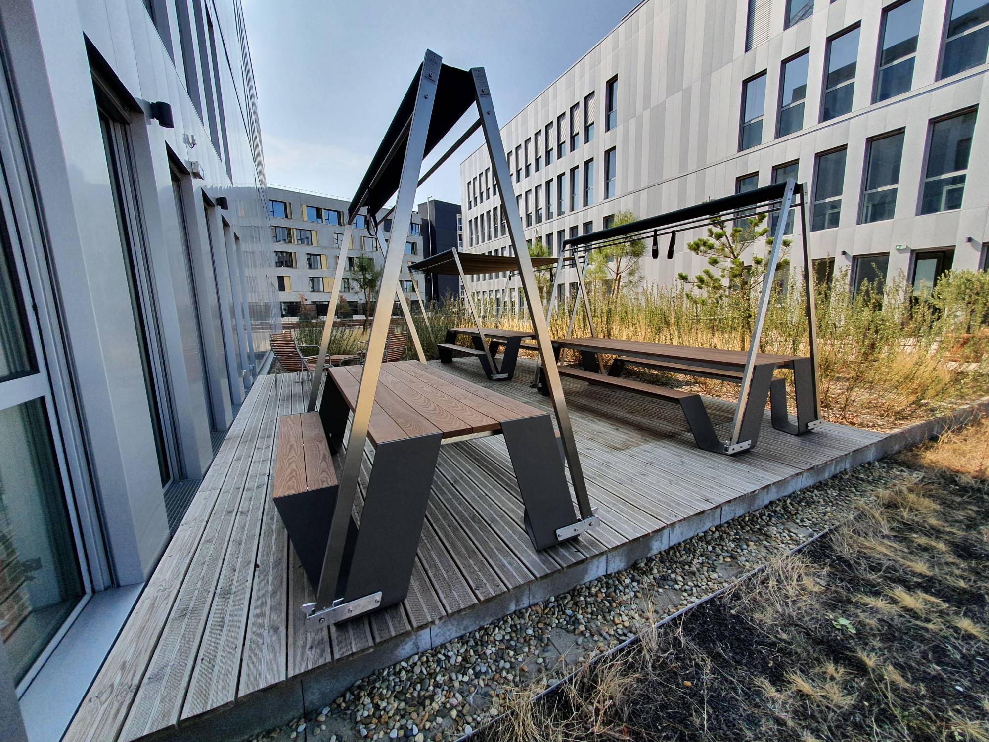 Où trouver du mobilier pour terrasse d'entreprise à Bordeaux en Gironde ?