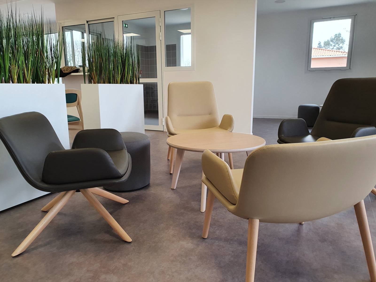 Cherche vendeur de siège de détente et fauteuil en cuir et bois en Gironde