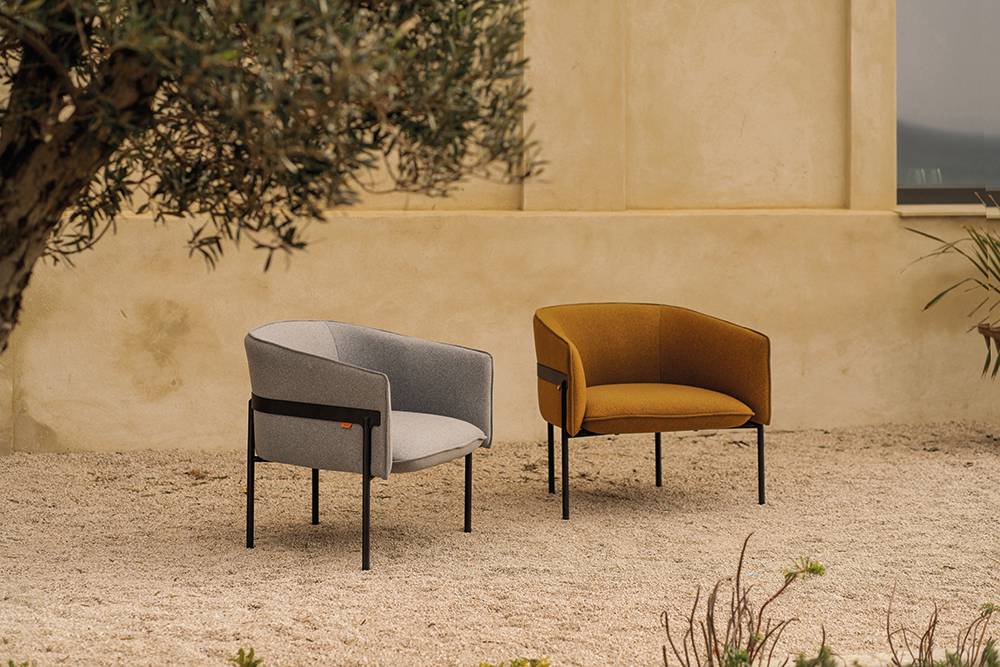 Vendeur chauffeuse moderne et élégante marina Forma 5 en tissu structure métallique à Bordeaux