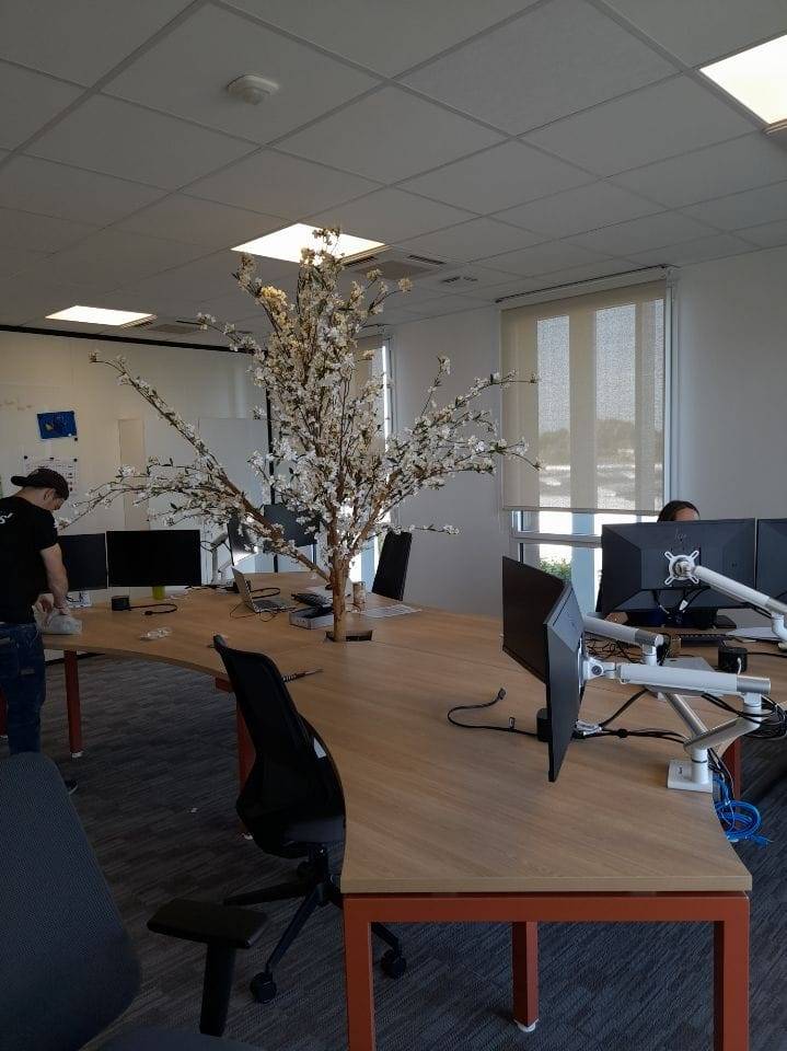 vendeur de mobilier pour collectivité et entreprise faisant la pose et le montage des mobiliers à Bordeaux