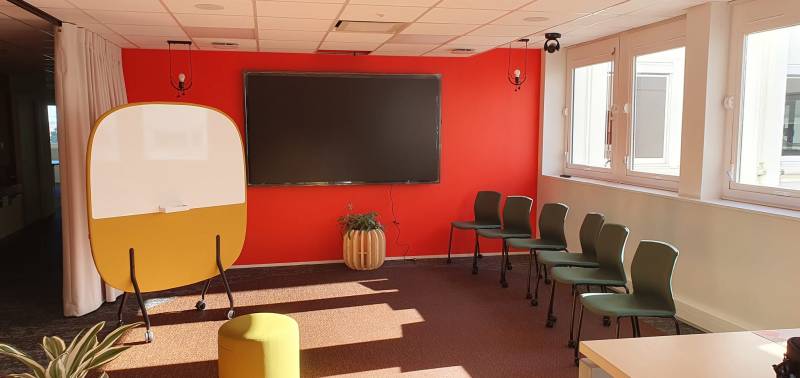 Vendeur de cloisons acoustiques sur roulettes avec tableau blanc à Bordeaux en Gironde